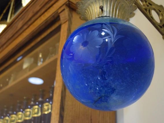 pharmacy show globe