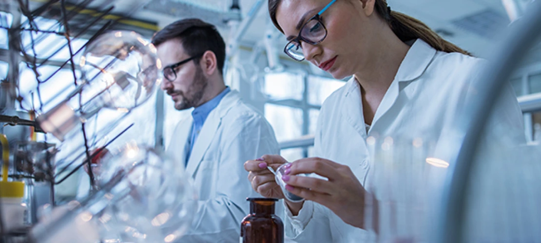 two scientists in the lab