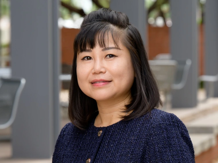 Dr. Ee Phie Tan