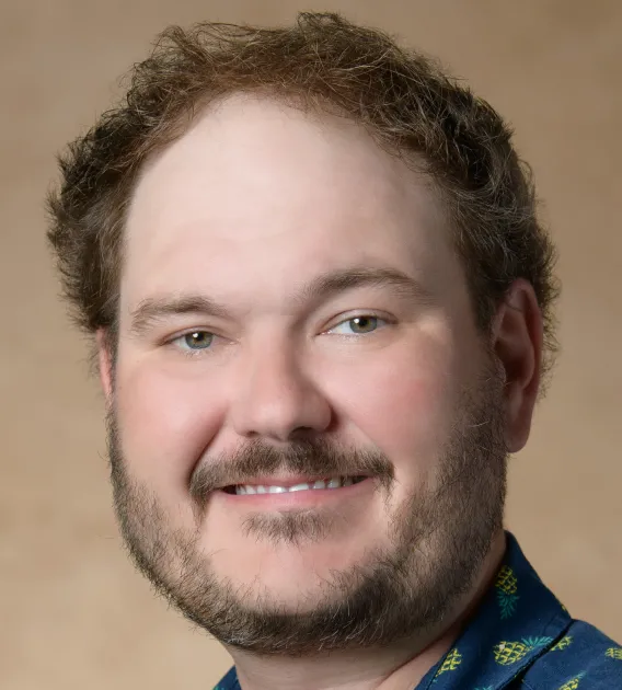 Kameron Eghtesadi