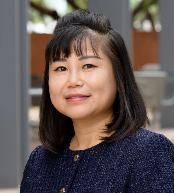 Dr. Ee Phie Tan