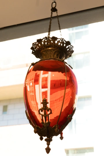 red show globe in Coit Museum